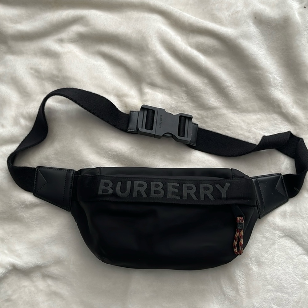 Burberry ECONYL Sonny belt bag
